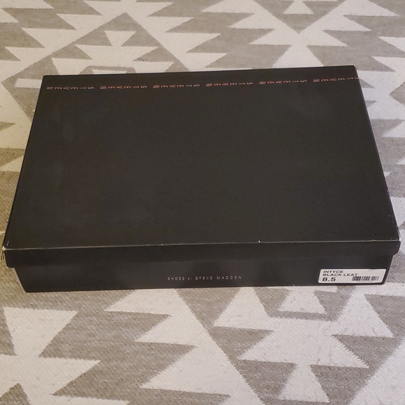 Steve Madden INTYCE BLACK LEATHER BOOTS 8.5 - Picture 4 of 10